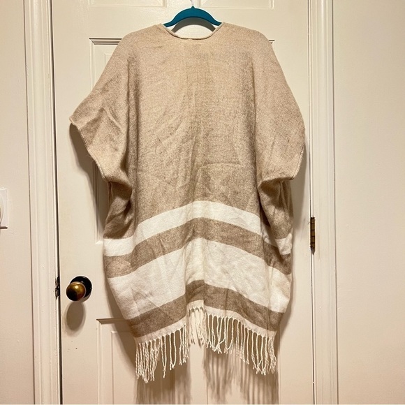 LOFT Women's Poncho Top Warm Neutral Color Stripe with Fringe One Size - Picture 4 of 4